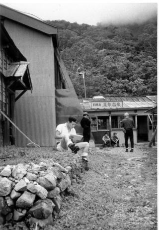 木村さんより提供いただきました。昭和41年7月14日　当時の山岳部員12人で宿泊